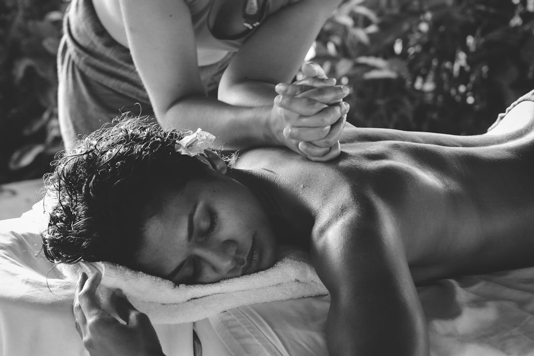 hero-img-02 Massage therapy in one of our retreats in Mexico.
Masseuse: @malakaiwellness
Model: @lutch14.0